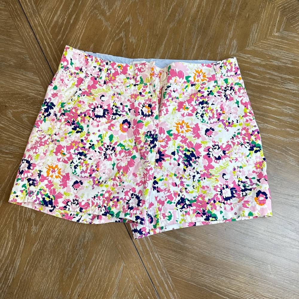 Crown and Ivy Caroline Floral Print Shorts